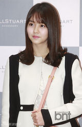 组图：韩童星金素贤亮相粉丝签名会萌妹清纯