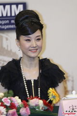 组图：席琳-狄翁将登央视春晚 与宋祖英合作