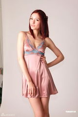 高清组图：Alice B.首拍内衣广告 不会为求完美整容