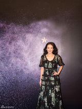 组图：章子怡成都代言活动 黑衣透视装亮相