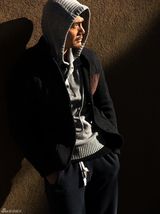 组图：邵兵冬日温暖大片演绎飒爽型男