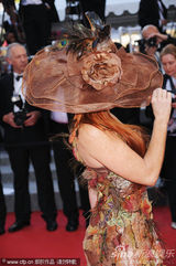 幻灯图集：《公平游戏》首映 娜奥米-瓦茨白色长裙