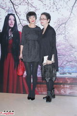 组图：叶佩雯郭伟亮浪漫大婚 陈奕迅喜当兄弟团