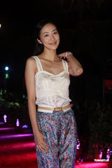 组图：古天乐型男装扮亮相 韩雪金莎娇俏动人