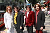 组图：复刻披头士演唱会香港举行 街头忙宣传