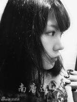 组图：老牌歌后杭天琪19岁女儿靓丽自拍照