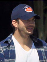 组图：米拉-库尼斯大肚照首曝光 幸福牵手库彻