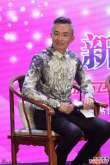 张柏芝出席综艺节目 粉嫩短裙身材苗条依旧