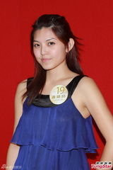 组图：候选港姐20强职业装亮相 郑裕玲亲授秘技