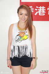 组图：胡夏渴望演赛车手 郑欣宜否认与老外激吻