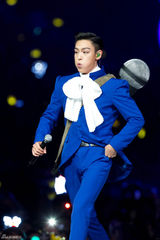 组图：G-DRAGON包揽2013MAMA四奖创佳绩