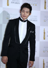 组图：韩MBC举办演技大奖 李民浩金贤重等帅气助阵