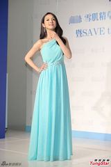 组图：林依晨优雅亮相化身海之女神