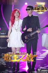 组图：《歌手2》决赛 韩磊霸气夺冠邓紫棋红发