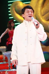 幻灯图：东方卫视建“华人综艺馆” 成龙回忆邓丽君