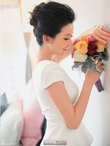 组图：黄小蕾杂志封面出炉 演绎赫本式的优雅