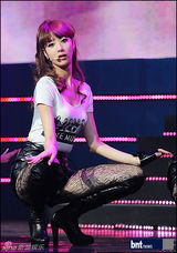 组图：韩女团9Muses《M CountDown》展华丽舞台