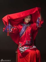 幻灯组图：江一燕家乡代言黄酒 外表柔美内心执着