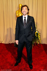 高清图：奥斯卡颁奖礼后台 佩内洛普男友巴登亮相