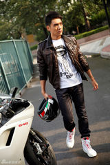 组图：霍政谚最新写真大片 尽展优质偶像特质