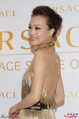 组图：GD多彩发色个性十足 容祖儿变粉丝