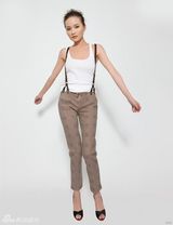 幻灯图：孙艺菲写真大气硬朗 率真演活麻辣拜金女 