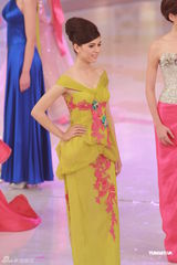 组图：2012港姐竞选现场 10位佳丽礼服亮相