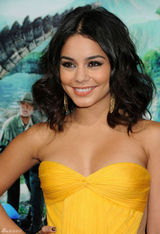 组图：瓦妮莎-哈金斯亮相《地心历险记2》首映