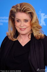 组图：《狂妈上路》记者会 常青树凯瑟琳亮相