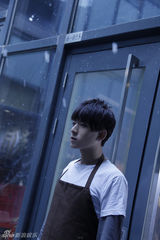 组图：陈翔第二主打《藏》MV花絮照公开