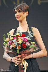 组图：《悲惨世界》东京首映 杰克曼海瑟薇现身