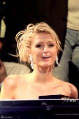 幻灯：希尔顿戛纳狂欢 玩过火失守露底