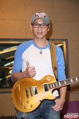 组图：陶喆为高雄跨年演唱会彩排