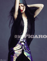 组图：超模何穗红唇大片 纤体雪肤迷离诱惑