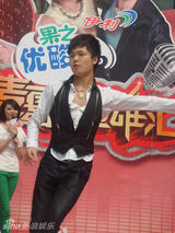 幻灯图：《麦霸英雄汇》重庆赛区比赛火爆