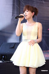 组图：丁当发片牵红线求姻缘 自曝曾被前男友劈腿