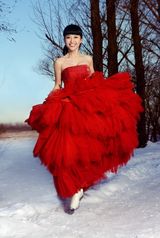 高清图：杨婷婷拍雪景大片 宛若天使美丽“冻”人