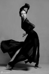 组图：李 倩 全新时尚大片展现独特神韵