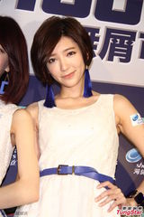 组图：DreamGirls郭雪芙人气盛 演唱会陶喆助阵