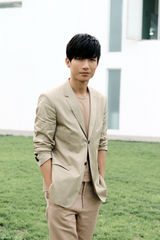 组图：陈楚生我知道你离我不远MV化身时间旅者