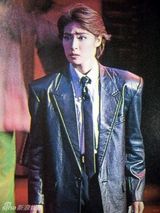 组图：天海佑希46岁生日 宝冢男角剧照大放送