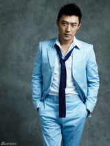 组图：王新褪去戎装潇洒时尚 大片帅气青春