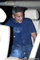 组图：皮特好事将近包场宴请好友乔治-克鲁尼