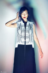 组图：韩雪挑战大尺度黑暗造型 颠覆甜美形象