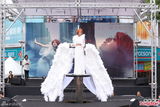 组图：杨丞琳签唱会砸百万 化身天使登场