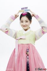 组图：韩团MBLAQ等携众星穿韩服送新年祝福