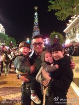 组图：众星欢乐庆圣诞 Angela可爱林志玲性感