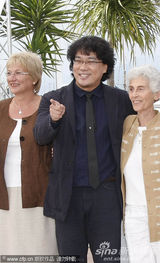 组图：韩国导演首做评委 奉俊昊率“金摄影机”奖评审现身