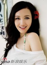 幻灯图集：韩雯雯海边丛林写真媚力四射 夏日秀清凉