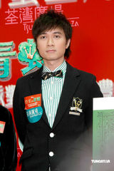 幻灯图：古巨基官恩娜出席《王子与青蛙》首映